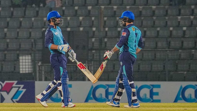বাবা-ছেলের যুগলবন্দির ম্যাচে নোয়াখালীর টানা দুই