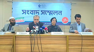 আমলাতন্ত্রের কাছে সরকারের ‘নতি স্বীকারে’ সংস্কার লক্ষ্যভ্রষ্ট: টিআইবি