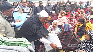 কম্বল বিতরণ করায় শোকজ নোটিস: শুনানিতে অব্যাহতি পেলেন বিএনপি প্রার্থী