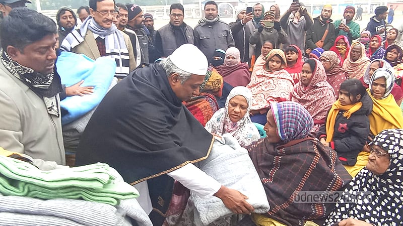 কম্বল বিতরণ করায় শোকজ নোটিস: শুনানিতে অব্যাহতি পেলেন বিএনপি প্রার্থী