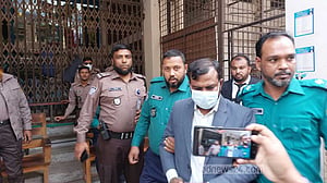 চাচাকে বাবা বানিয়ে মুক্তিযোদ্ধা কোটায় চাকরি, জনপ্রশাসনের কামাল কারাগারে