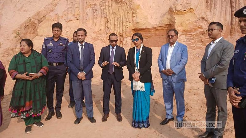 পাহাড় কেটে রামগড় স্থলবন্দরে মাটি ভরাট অভিযোগের তদন্ত শুরু