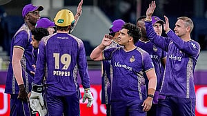 চ্যাম্পিয়নদের ১০৮ রানে গুটিয়ে সাকিবদের সামনে নারাইনরা