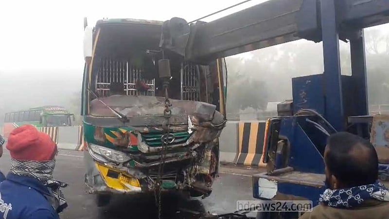 ঢাকা-ভাঙ্গা এক্সপ্রেসওয়েতে তিন যানের সংঘর্ষে আহত ১০