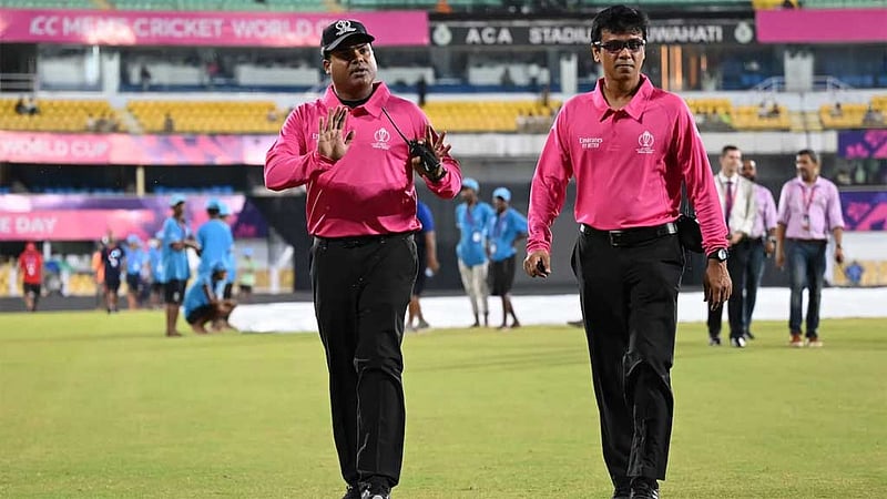 ভারতে ওয়ানডে ম্যাচে আম্পায়ার বাংলাদেশের শরফুদ্দৌলা