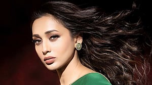 দেরিতে এসেছেন কেন? মিমিকে মঞ্চ থেকে নামিয়ে ‘হেনস্তা’