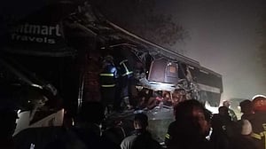 মীরসরাইয়ে দাঁড়িয়ে থাকা ট্রাকে ধাক্কা বাসের, নিহত ৩