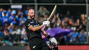 কোহলিকে সরিয়ে শীর্ষে মিচেল