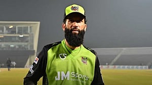 ৩৮ বছর বয়সেও শিখছেন মইন আলি