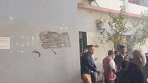 কাজে যোগ দিতে এসে হেনস্তার শিকার চট্টগ্রামের এক প্রধান শিক্ষক