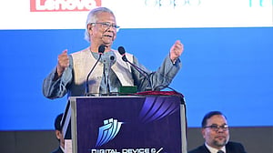 ইন্টারনেট বন্ধের কারণে মহাশক্তিশালী একটা সরকারকে পালাতে হয়েছে: প্রধান উপদেষ্টা