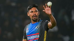 মুস্তাফিজের দুর্দান্ত শেষ ওভারে রংপুরের রুদ্ধশ্বাস জয়