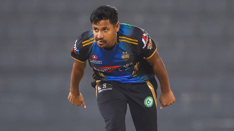 ঝড়ো হাওয়াতেও ‘চিল মুডে’ মুস্তাফিজ