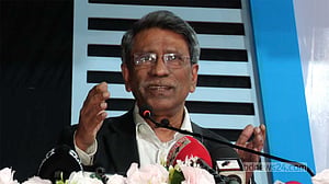 গণভোটের পক্ষে প্রচারে প্রজাতন্ত্রের কর্মকর্তা-কর্মচারীদের বাধা নেই: আলী রীয়াজ