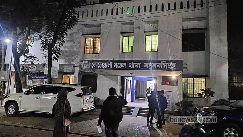 ময়মনসিংহে কুপিয়ে হাতকড়া পরা আসামি ছিনতাই, ৫ পুলিশ হাসপাতালে