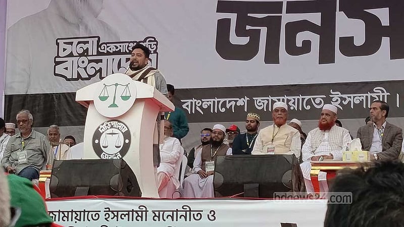 তারেকের সমালোচনায় নাহিদ: ‘বস্তিবাসী ফ্ল্যাট নয়, নিরাপদ জীবন চায়’