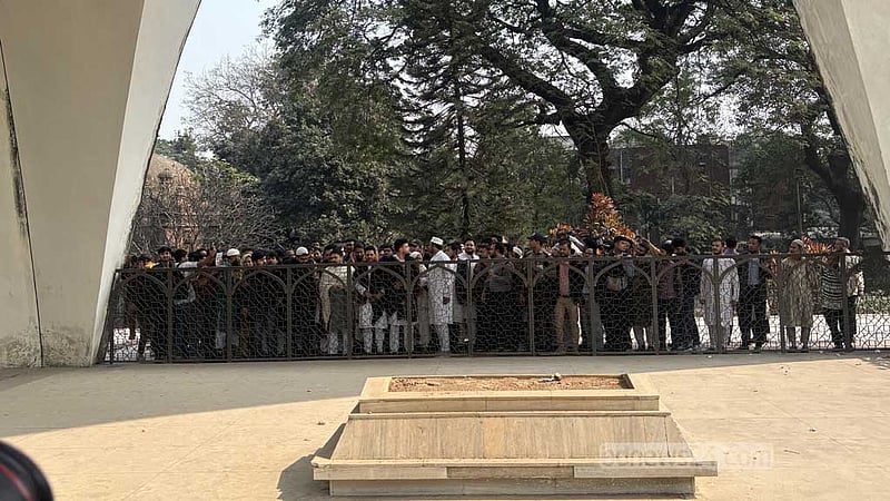 ফজলুল হক-সোহরাওয়ার্দীর মাজার জিয়ারত করে এনসিপির ভোটের প্রচার শুরু