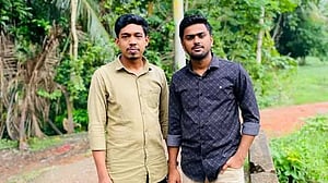 নোয়াখালীতে মোটরসাইকেল-পিকআপ ভ্যান সংঘর্ষে নিহত ২