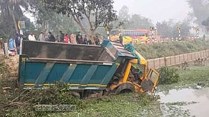 নওগাঁয় অটোভ্যানকে চাপা দিল ডাম্প ট্রাক, নিহত ৫