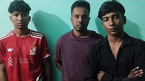 নরসিংদীতে তরুণীকে ধর্ষণচেষ্টা ও ভিডিও ছড়ানোর অভিযোগে গ্রেপ্তার ৩