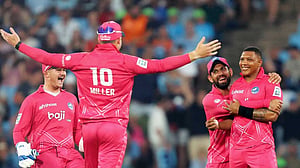 সেই এনগিডিকে ফিরিয়ে বার্টমানের হ্যাটট্রিক