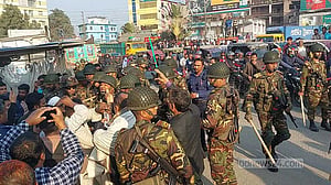 মহাসড়ক আটকে আন্দোলন, পঞ্চগড়ে লাঠিপেটায় আহত ২৬
