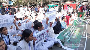 নির্বাচন ভবনের সামনে কারিগরি শিক্ষার্থীদের বিক্ষোভ, সিইসিকে স্মারকলিপি