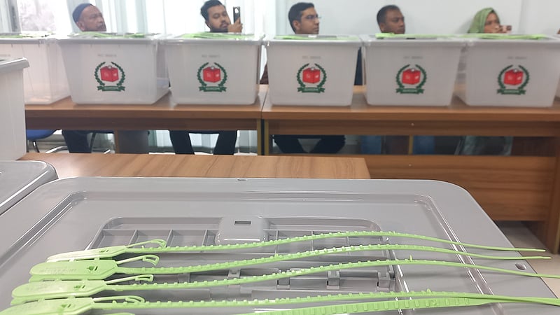 পোস্টাল ব্যালট: কোথায় রাখা হবে, কী পদ্ধতিতে গণনা