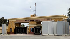রাফা সীমান্ত ক্রসিং খুলল ইসরায়েল