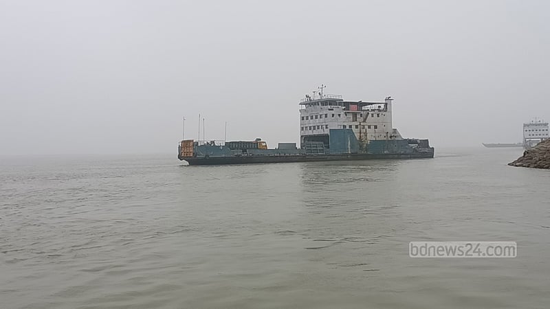 কুয়াশা: ৭ ঘণ্টা পর পাটুরিয়া-দৌলতদিয়া ফেরি চালু