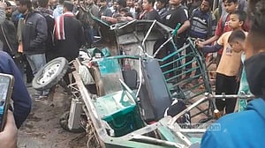 রাজশাহীতে বাস চাপায় বিশ্ববিদ্যালয় ছাত্রসহ নিহত ৩