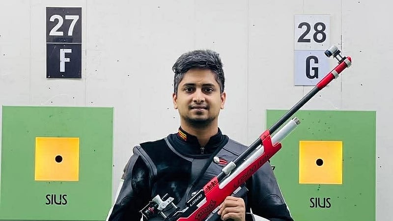 দুই মন্ত্রণালয়ের জিও পেয়ে ভারতে যাচ্ছেন শুটার রবিউল