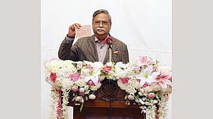 পোস্টাল ব্যালটে ভোট দিলেন রাষ্ট্রপতি