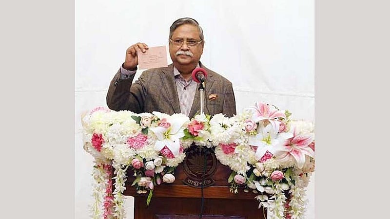 পোস্টাল ব্যালটে ভোট দিলেন রাষ্ট্রপতি