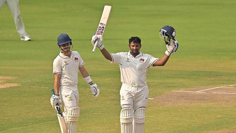 রানের স্রোতে এবার ঝড়ো ডাবল সেঞ্চুরি সারফারাজের
