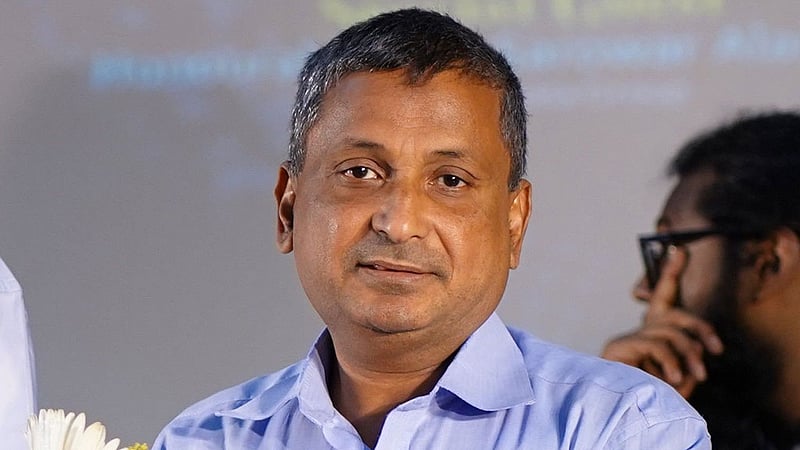 সরোয়ারের এমপি পদে থাকতে ‘বাধা নেই’