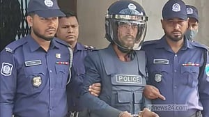 সাভারে ৬ হত্যার সঙ্গে ‘জড়িত থাকার স্বীকারোক্তি’ সেই ভবঘুরে যুবকের: পুলিশ