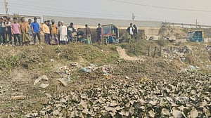 জলাশয়ে ভাসছিল যুবকের অর্ধগলিত মরদেহ