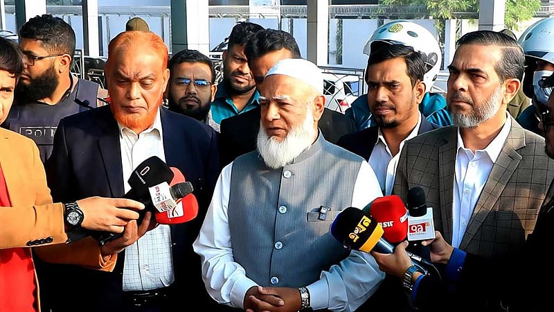 বাস্তবিক কর্মসূচি নিয়ে জনগণের সামনে যাওয়া উচিত: শফিকুর রহমান
