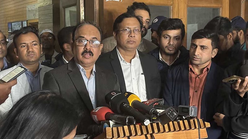 ঢাকা নগরীর ১৫ আসনে বৈধ প্রার্থী ১৩১ জন