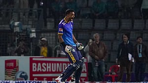 চার রানে চার উইকেট হারানো চট্টগ্রামের জয় শেষ বলের রোমাঞ্চে