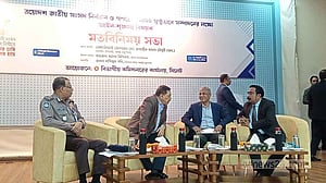 নির্বাচনি কাজে আওয়ামী লীগের ‘দোসর’ বলতে কিছু নেই: স্বরাষ্ট্র উপদেষ্টা