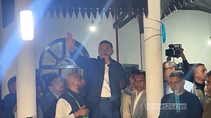 শ্বশুরবাড়ি গিয়ে ভোট চাইলেন তারেক রহমান