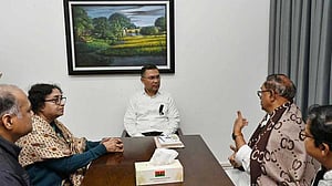 তারেক রহমানের সঙ্গে জোট সঙ্গী সাইফুল হকের সাক্ষাৎ
