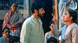 আশ্রম রক্ষার লড়াইয়ে ইয়াশ-তটিনীর ‘হিমি'