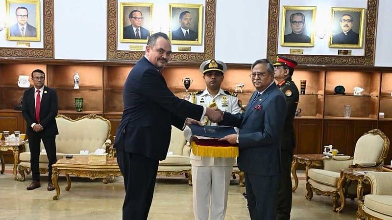 যুক্তরাষ্ট্র-বাংলাদেশ সম্পর্ক আরও মজবুত করতে চাই: রাষ্ট্রদূত ক্রিস্টেনসেন