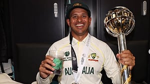 ‘মর্যাদা নিয়ে যাচ্ছি’, অবশেষে বিদায় বলেই দিলেন খাওয়াজা