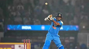 চোট নিয়েও ওয়াশিংটনের ব্যাটিং, ভারতের টিম ম্যানেজমেন্টকে ধুয়ে দিলেন কাইফ