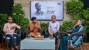 জন্মবার্ষিকীতে আলোচনা আর স্মৃতিচারণে আবুল হাসনাতকে স্মরণ