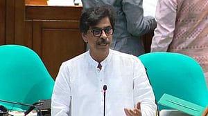 নৌ পুলিশ চেয়ে প্রশ্নে মৎস্যমন্ত্রীর জবাব: ‘মুরগি নিয়ে আছি, পুলিশ আমার সঙ্গে নাই’